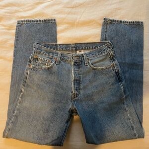 Perfectly distressed Levi’s jeans 90’s